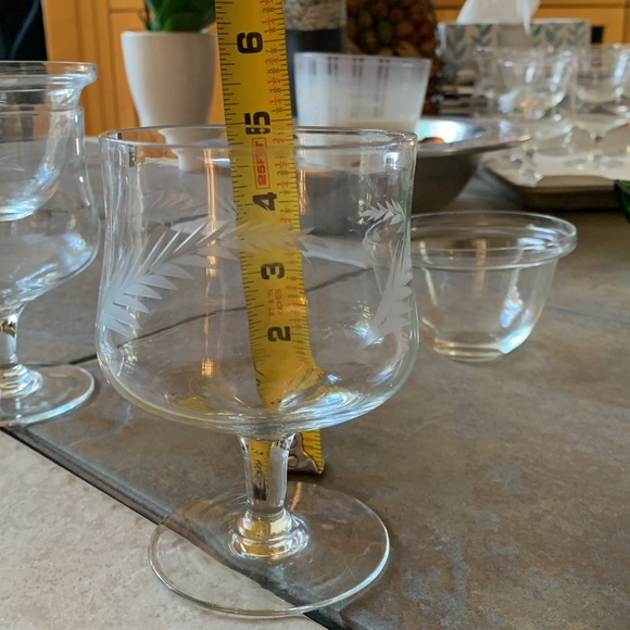 SHRIMP COCKTAIL & CHILLER GLASSES. 4 pc Set includes Inserts. Etching on glass. - Picture 9 of 9